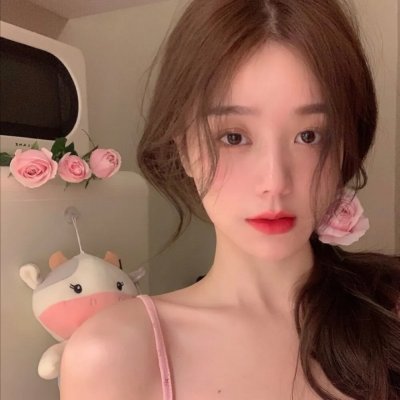 九顶假发的女孩